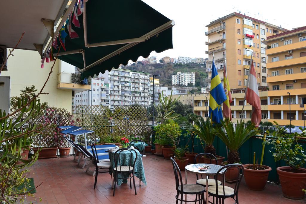 Hotel Cesare Augusto Neapel Exterior foto